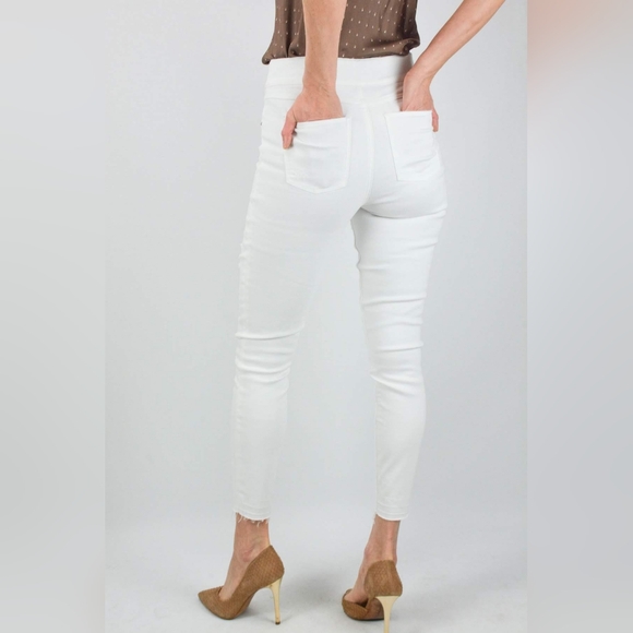 Nwt Jordan jeans - Picture 3 of 5